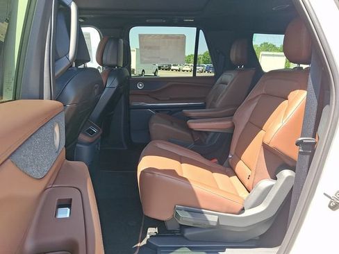 New 2026 Lincoln Navigator L Reserve AWD/4WD image 5