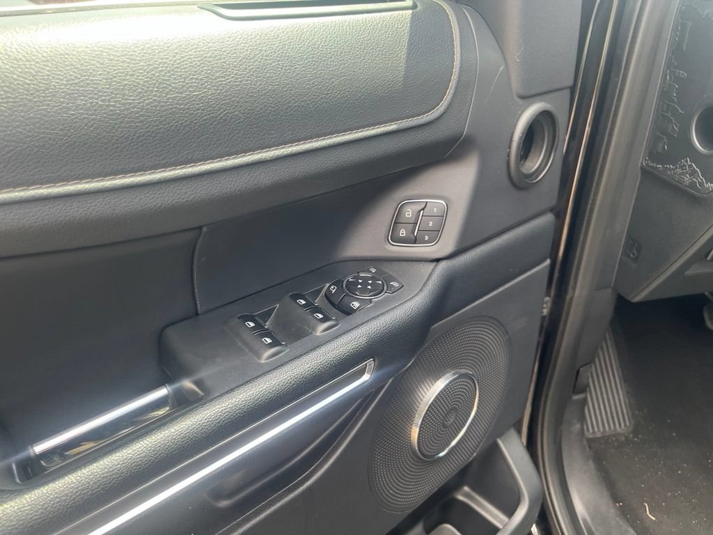 Used 2024 Ford Expedition XLT RWD image 12