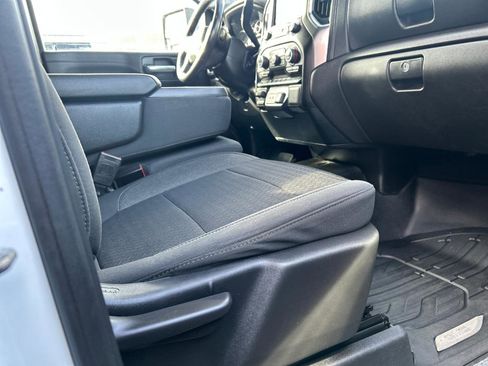 Used 2022 Chevrolet Silverado 3500 LT w/ Convenience Package image 17