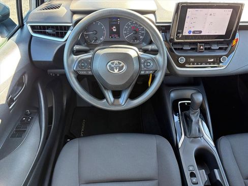 Used 2023 Toyota Corolla LE image 4
