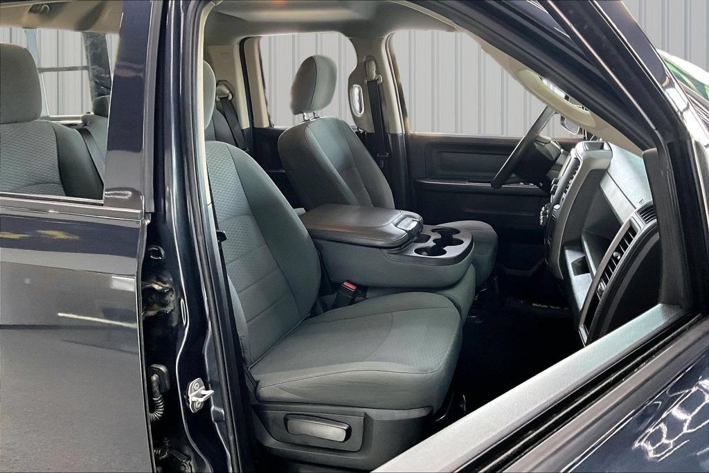 Used 2018 RAM 1500 Express AWD/4WD image 24