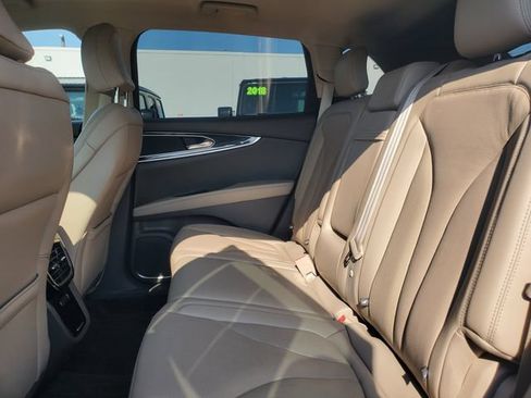 Used 2023 Lincoln Nautilus Reserve AWD/4WD image 28