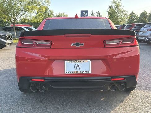 Used 2018 Chevrolet Camaro LT RWD image 7