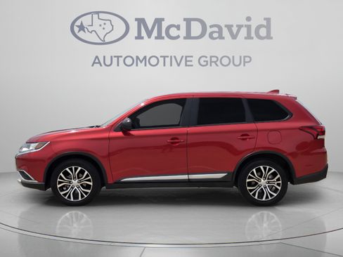 Used 2017 Mitsubishi Outlander ES FWD image 2