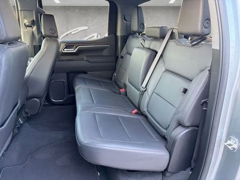 Certified 2025 GMC Sierra 1500 SLT image 22