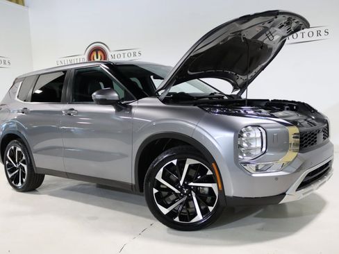 Used 2022 Mitsubishi Outlander SE image 29