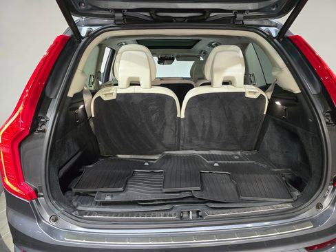 Used 2017 Volvo XC90 T6 Momentum w/ Vision Package image 37