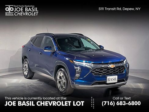 Used 2024 Chevrolet Trax LT image 1