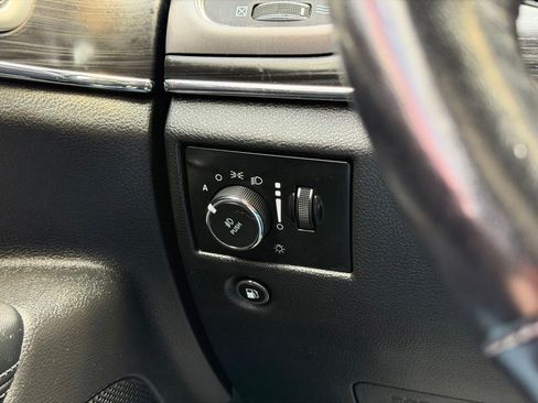 Used 2020 Jeep Grand Cherokee Limited AWD/4WD image 21