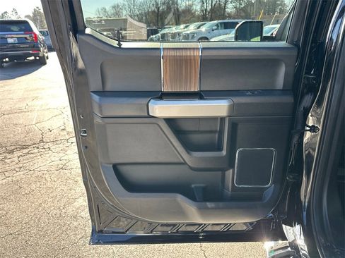 Used 2017 Ford F150 Lariat image 22