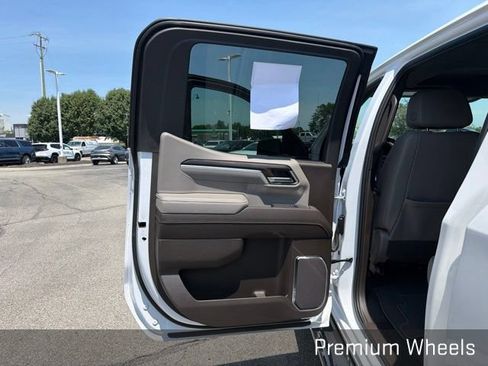 Used 2025 GMC Sierra 1500 SLT w/ SLT Premium Package AWD/4WD image 24