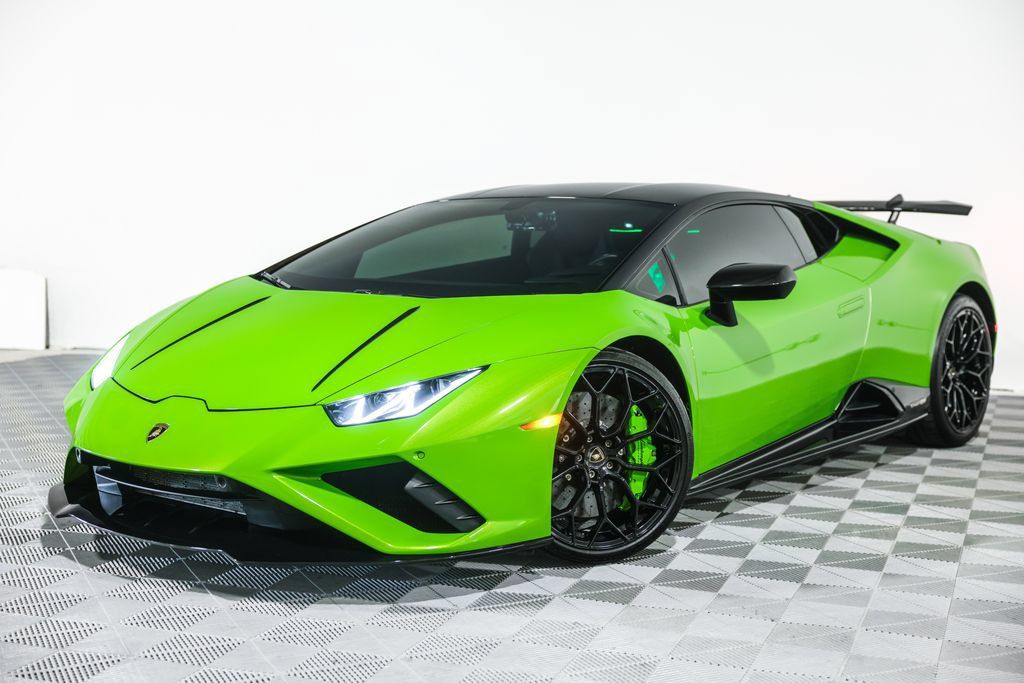 Used 2021 Lamborghini Huracan EVO RWD image 2