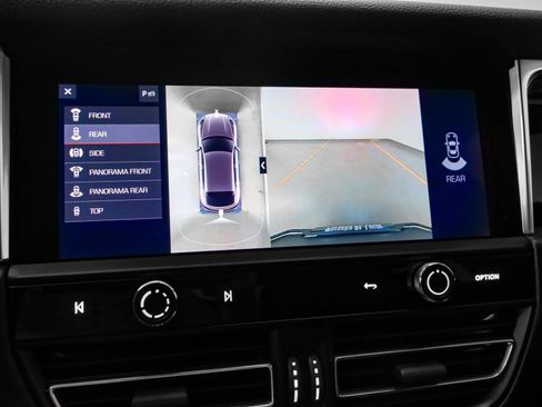 Used 2025 Porsche Macan image 33