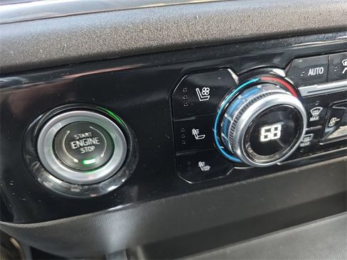 Used 2022 GMC Sierra 1500 SLT w/ SLT Convenience Package image 33