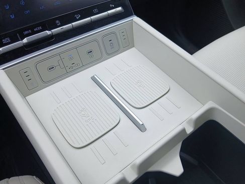 Certified 2025 Hyundai Santa Fe Calligraphy FWD image 40