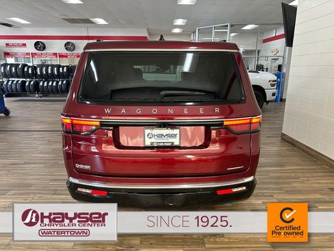 Certified 2024 Jeep Wagoneer Series III AWD/4WD image 4