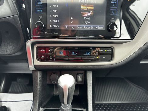 Used 2017 Toyota Corolla LE w/ LE Eco Premium Package FWD image 16