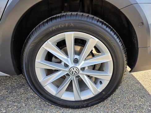 Used 2017 Volkswagen Golf Alltrack SE AWD/4WD image 40