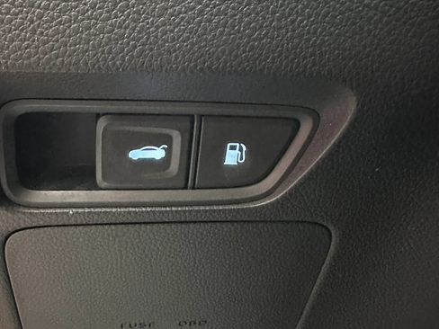 Used 2017 Hyundai Azera FWD image 15