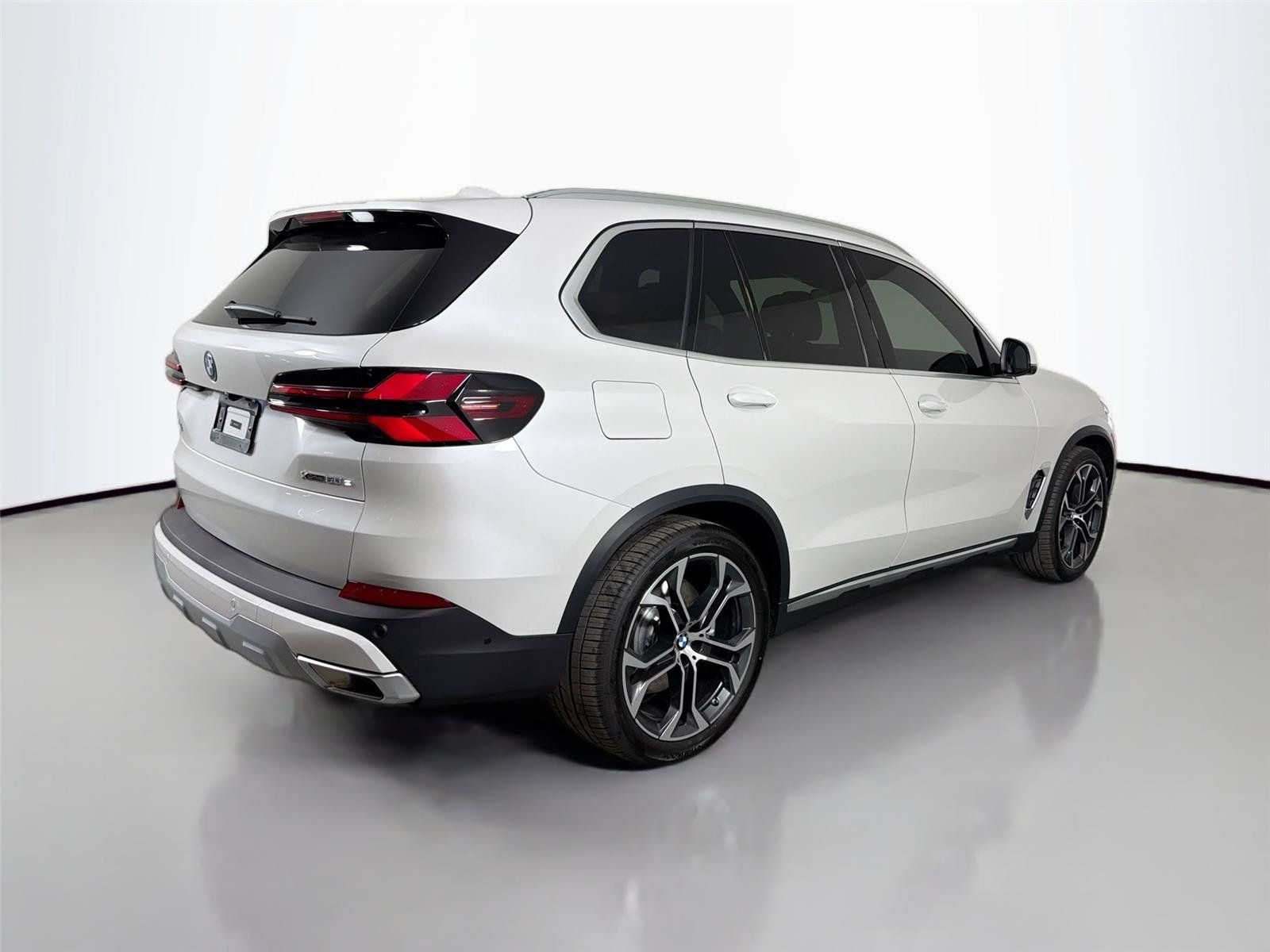 New 2026 BMW X5 xDrive50e AWD/4WD image 5