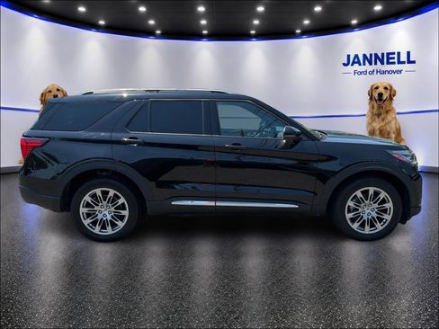 Used 2025 Ford Explorer Platinum AWD/4WD image 4