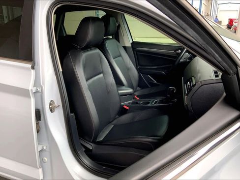Used 2019 Volkswagen Jetta SEL FWD image 9