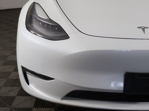 Used 2023 Tesla Model Y Long Range AWD/4WD image 17