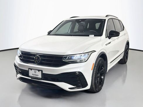Used 2023 Volkswagen Tiguan SE R-Line FWD image 1