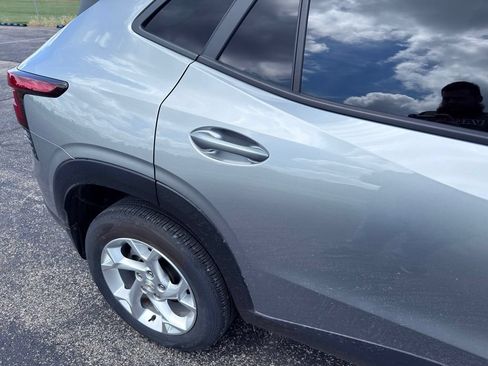 Used 2024 Chevrolet Trax LS w/ LS Convenience Package FWD image 10