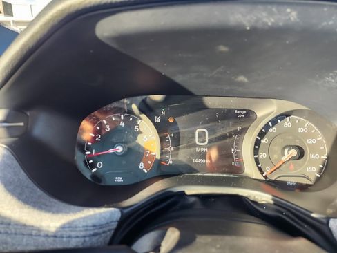 Used 2025 Jeep Compass Latitude image 14