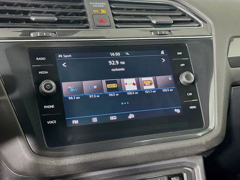 Used 2019 Volkswagen Tiguan SEL Premium R-Line image 21