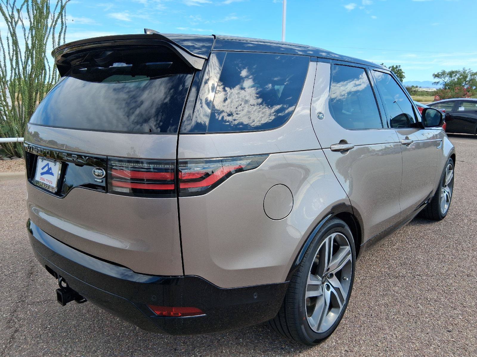 Used 2021 Land Rover Discovery HSE R-Dynamic AWD/4WD image 6