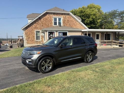 Used 2020 Ford Explorer Platinum w/ Premium Technology Package AWD/4WD image 1