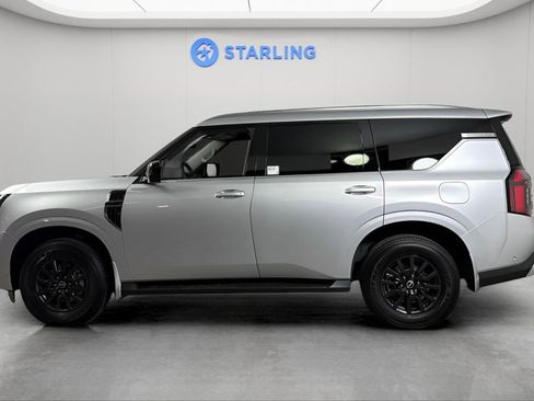 Used 2025 Nissan Armada SV RWD image 3