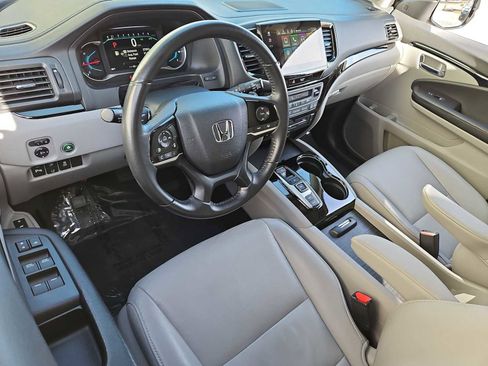 Used 2019 Honda Pilot Touring image 10
