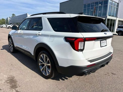 Used 2025 Ford Explorer ST AWD/4WD image 5