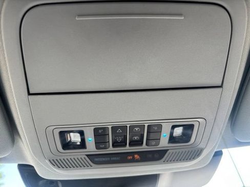 Used 2023 Ford Explorer XLT w/ Equipment Group 202A AWD/4WD image 22