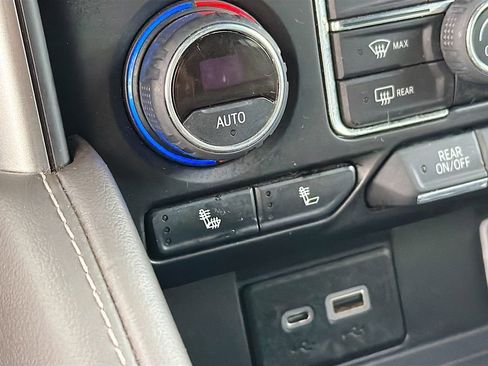 Used 2022 Chevrolet Tahoe Z71 image 20