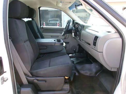Used 2011 Chevrolet Silverado 2500 W/T AWD/4WD image 11