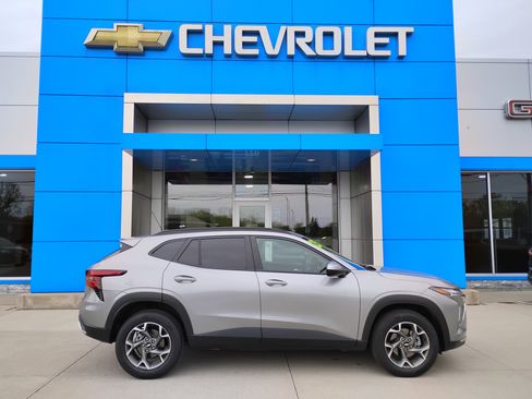 Used 2025 Chevrolet Trax LT w/ Driver Confidence Package FWD image 10