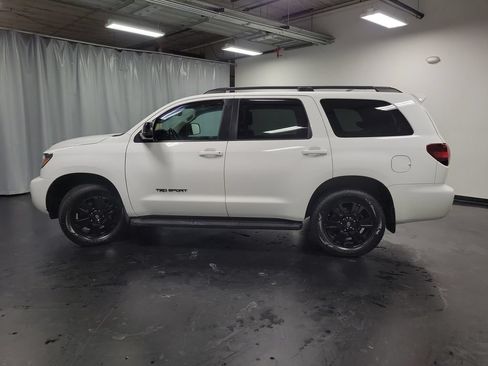 Used 2018 Toyota Sequoia TRD Sport AWD/4WD image 5