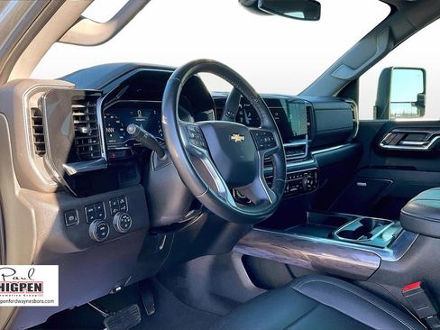 Used 2024 Chevrolet Silverado 2500 LTZ w/ LTZ Convenience Package image 13