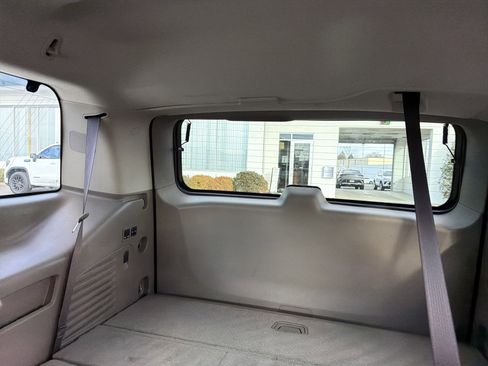 Used 2019 GMC Yukon SLT w/ HD Trailering Package image 28