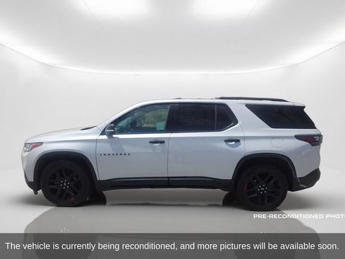 Used 2020 Chevrolet Traverse Premier w/ Redline Edition FWD image 9