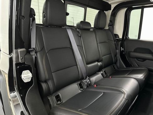 New 2025 Jeep Gladiator Sport w/ Premium Package image 23