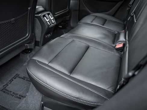 Used 2024 Volvo XC40 B5 Plus w/ Protection Package Premier image 33