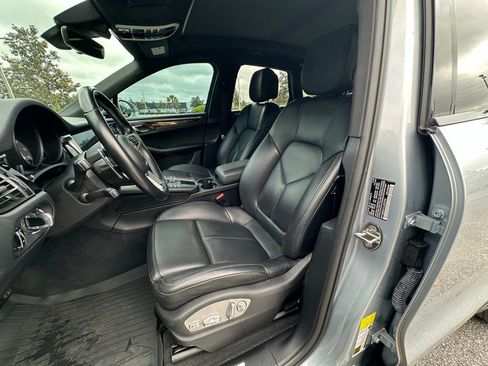Certified 2020 Porsche Macan S AWD/4WD image 5
