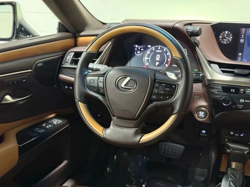 Used 2019 Lexus ES 350 Ultra Luxury w/ Accessory Package image 23