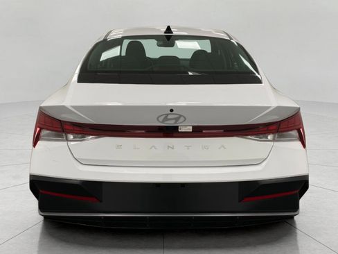 Certified 2025 Hyundai Elantra SEL image 5