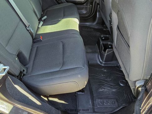 Used 2019 Jeep Wrangler Unlimited Sport S image 39